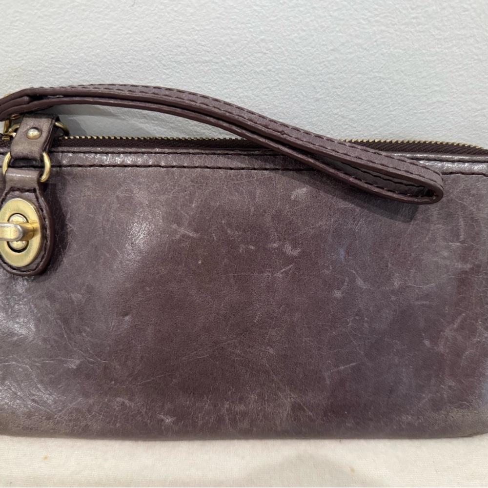 Hobo Mila Wristlet Color:Granite Leather
